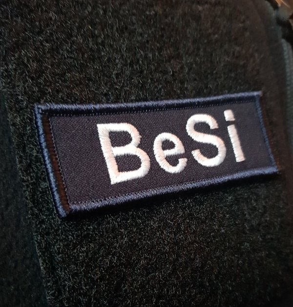 Polizeifunktionsabzeichen - BeSi - Patch - gestickt - Weiß auf Blau - kurz